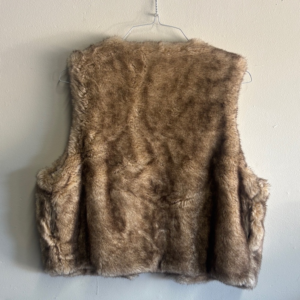 Aerie Plush Faux Fur Vest in Tan - Picture 4 of 4